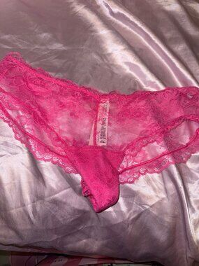 NWT Victoria’s Secret Hot Pink Lace Panty